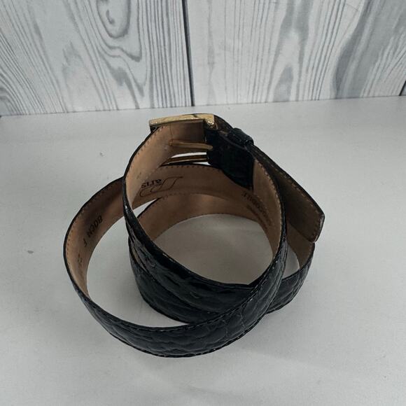 Vtg PARIS Black Womens Belt Genuine Crocodile Medium Measures 29-33” main image 7